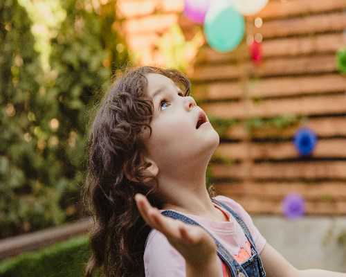 亲属移民对美国的影响{美国新移民子女学习成绩亮眼}