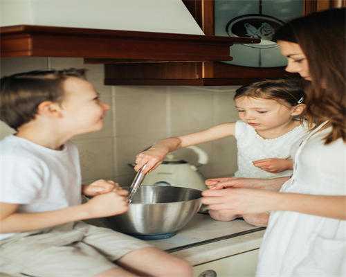 重庆助孕的联系方式 在重庆医科大学附属第一医院做二代试管婴儿助孕费用贵