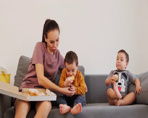 重庆哪家医院能借卵子 庆三代试管婴儿生儿子要多少钱？5万块够吗？ ‘四维测